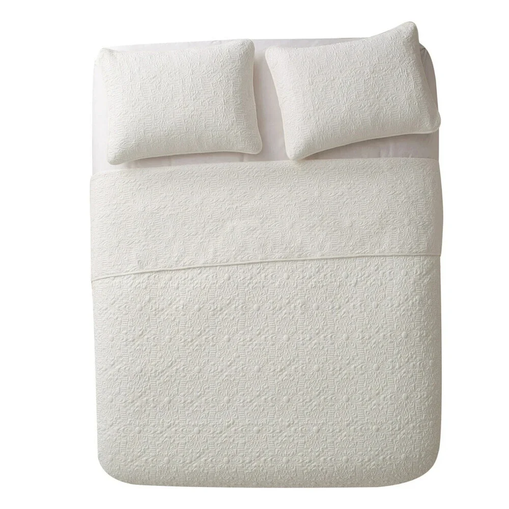 VCNY Home Caroline Quilt Set Full/Queen White Embossed Floral 3-Piece BED62